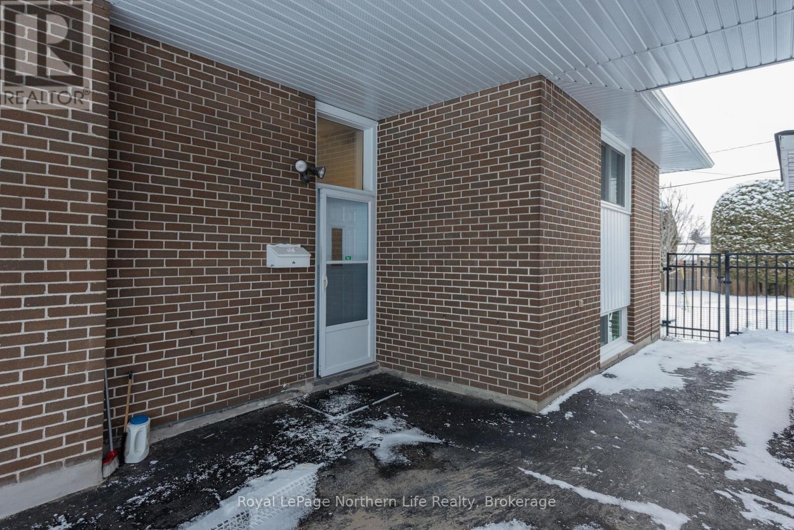 5 Strathcona Drive, North Bay, Ontario  P1A 2M5 - Photo 4 - X12690168