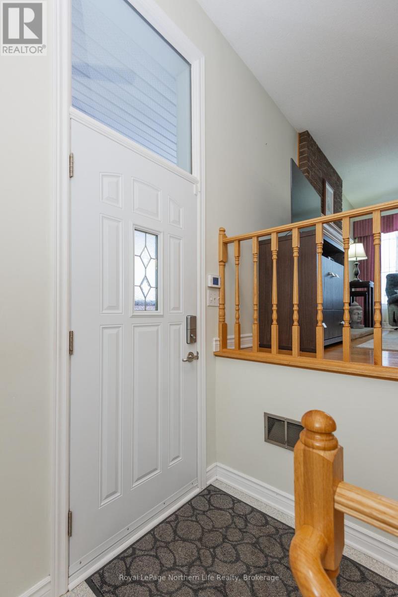 5 Strathcona Drive, North Bay, Ontario  P1A 2M5 - Photo 5 - X12690168