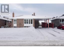 5 STRATHCONA DRIVE, North Bay, Ontario