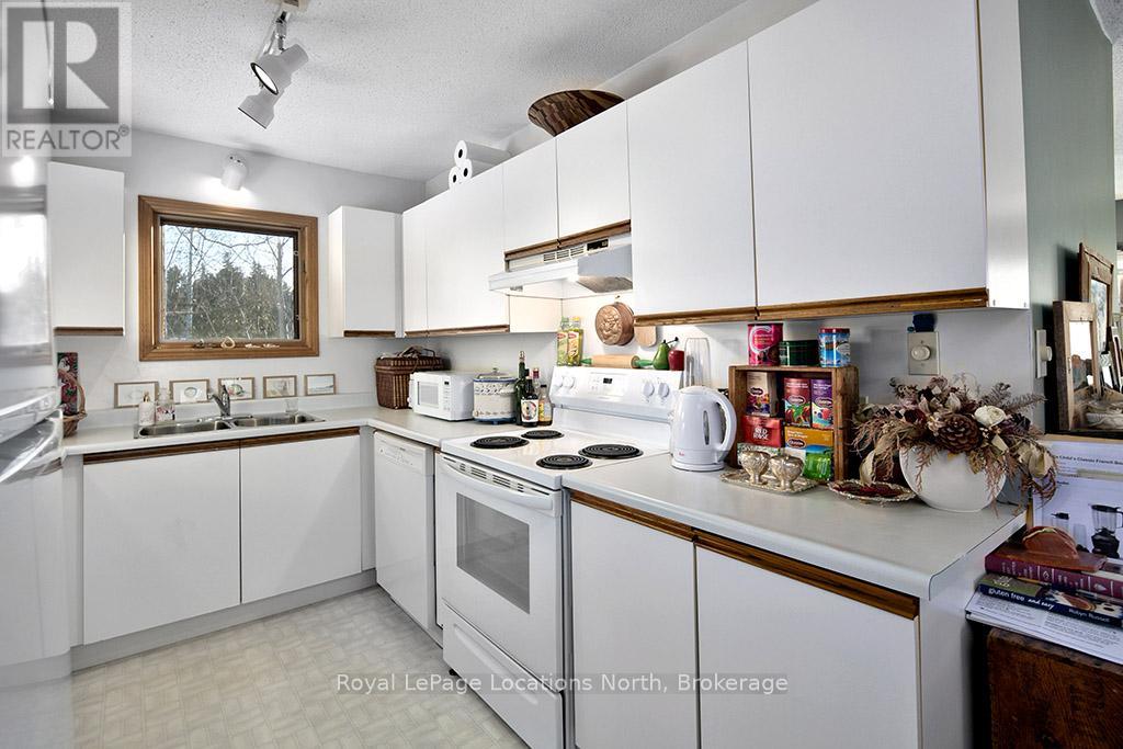 102 Fraser Crescent, Blue Mountains, Ontario  L9Y 0M8 - Photo 22 - X12690176