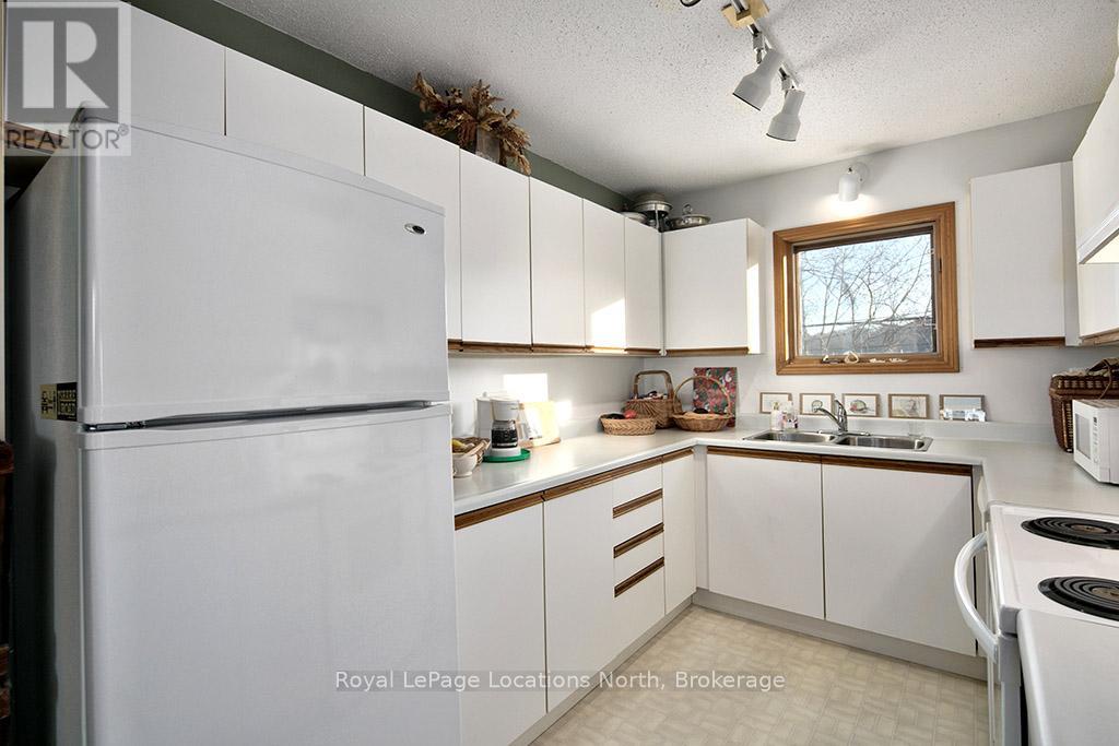 102 Fraser Crescent, Blue Mountains, Ontario  L9Y 0M8 - Photo 23 - X12690176