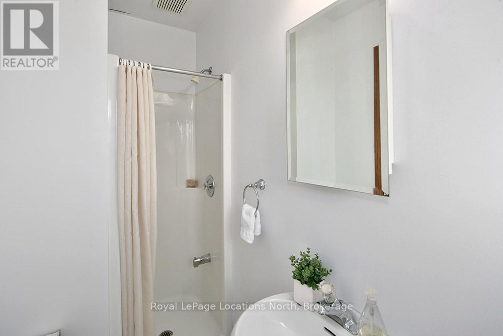 102 Fraser Crescent, Blue Mountains, Ontario  L9Y 0M8 - Photo 24 - X12690176