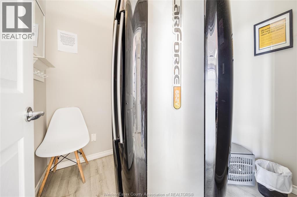 3041 Dougall Avenue, Windsor, Ontario  N9E 1S3 - Photo 12 - 26000535