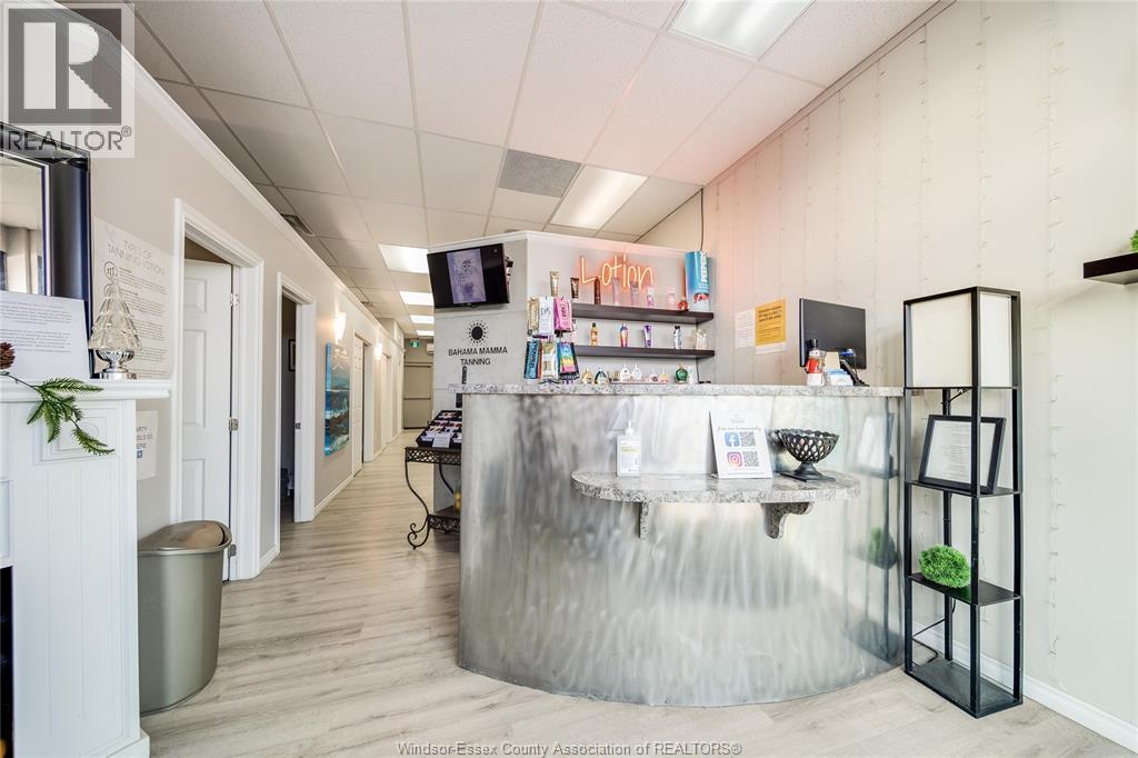 3041 Dougall Avenue, Windsor, Ontario  N9E 1S3 - Photo 5 - 26000535