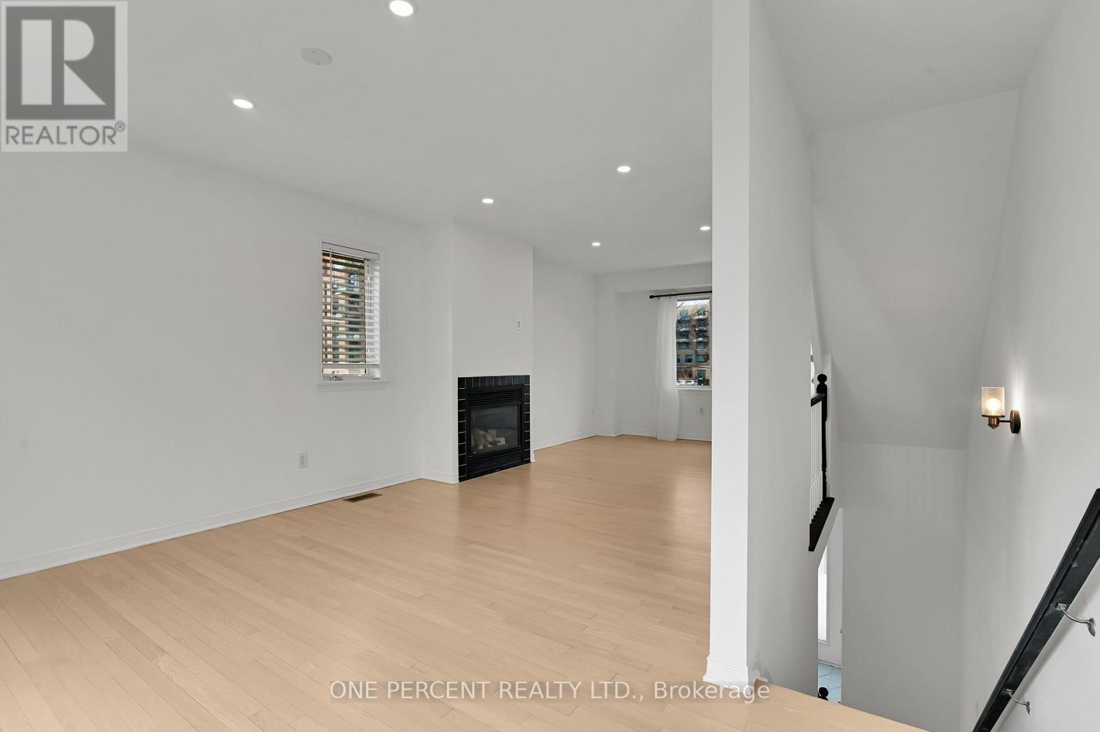 563 Burleigh Private, Ottawa, Ontario  K1J 1J9 - Photo 10 - X12690178