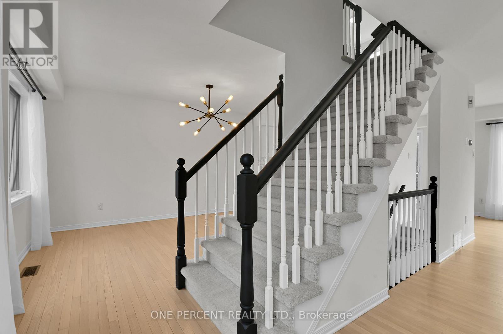 563 Burleigh Private, Ottawa, Ontario  K1J 1J9 - Photo 13 - X12690178