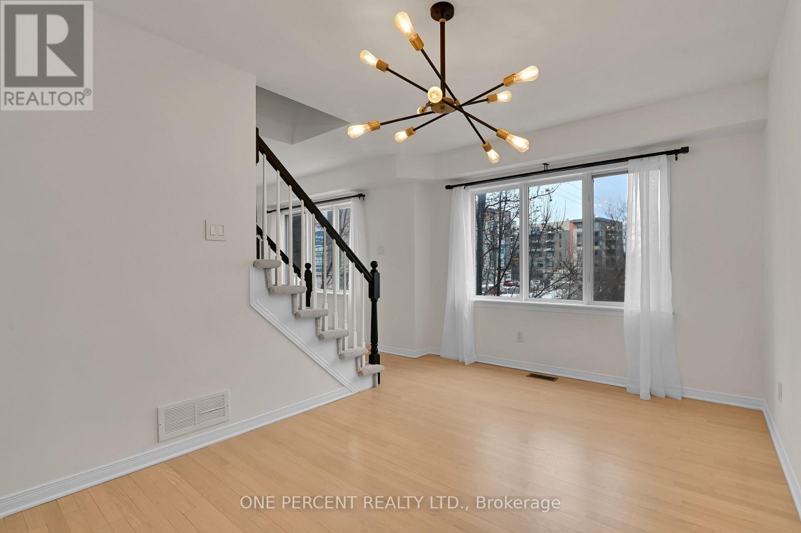 563 Burleigh Private, Ottawa, Ontario  K1J 1J9 - Photo 15 - X12690178