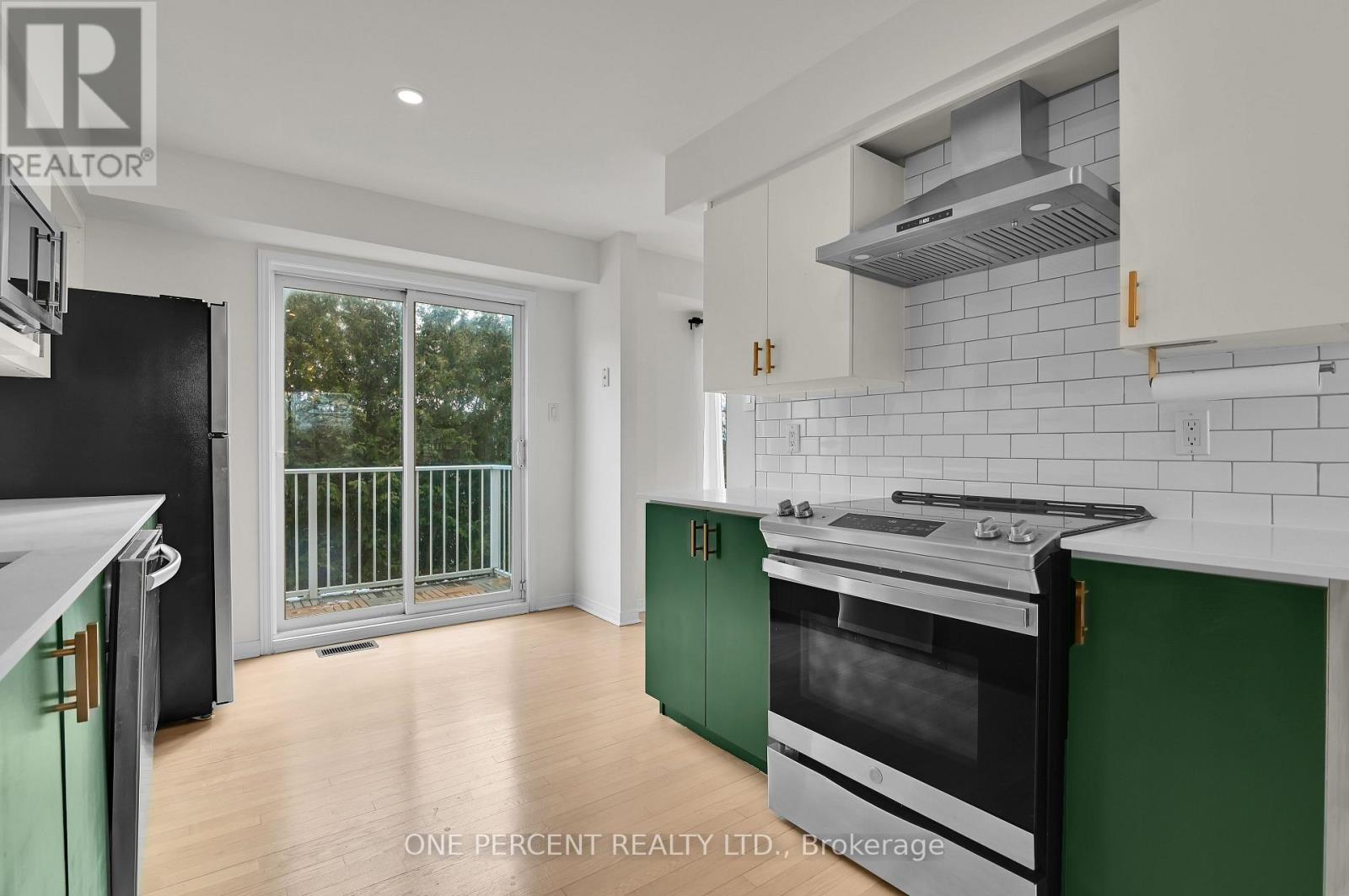 563 Burleigh Private, Ottawa, Ontario  K1J 1J9 - Photo 17 - X12690178