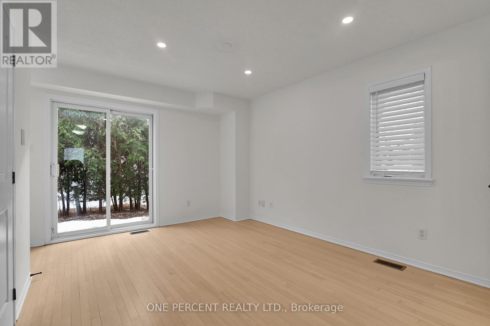 563 Burleigh Private, Ottawa, Ontario  K1J 1J9 - Photo 6 - X12690178