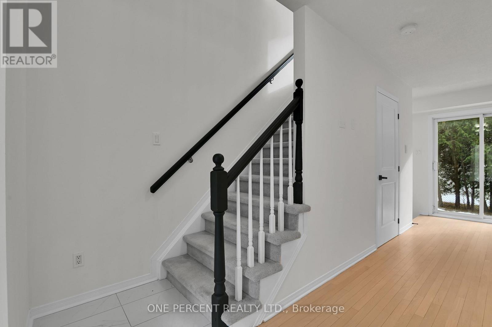 563 Burleigh Private, Ottawa, Ontario  K1J 1J9 - Photo 9 - X12690178