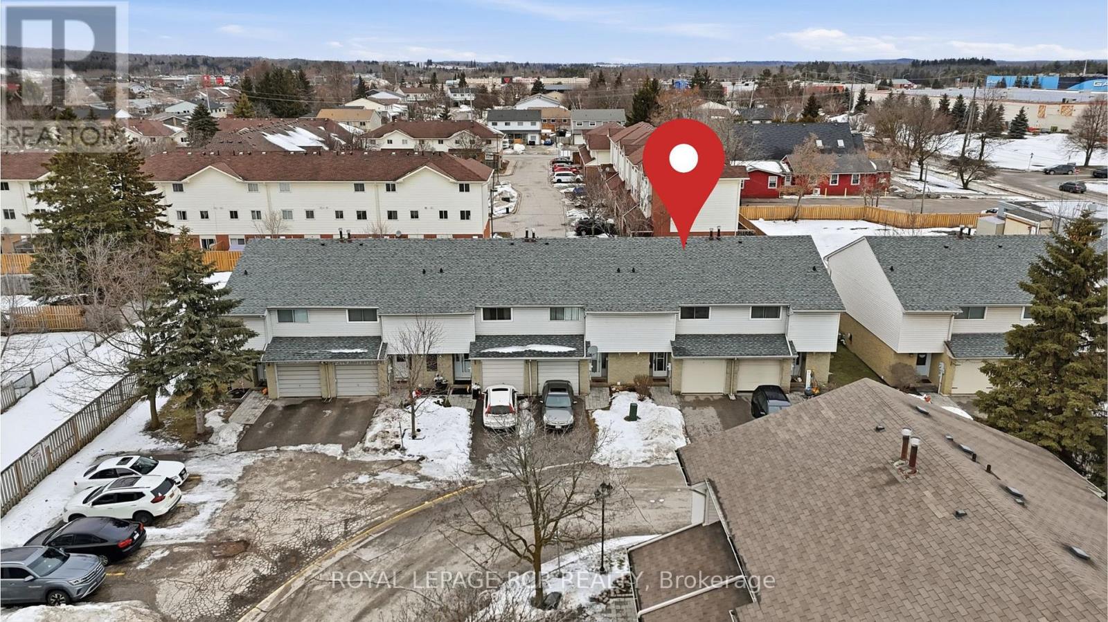 66 Orange Mill Court, Orangeville, Ontario L9W 3R6 - Photo 2 - W12690166