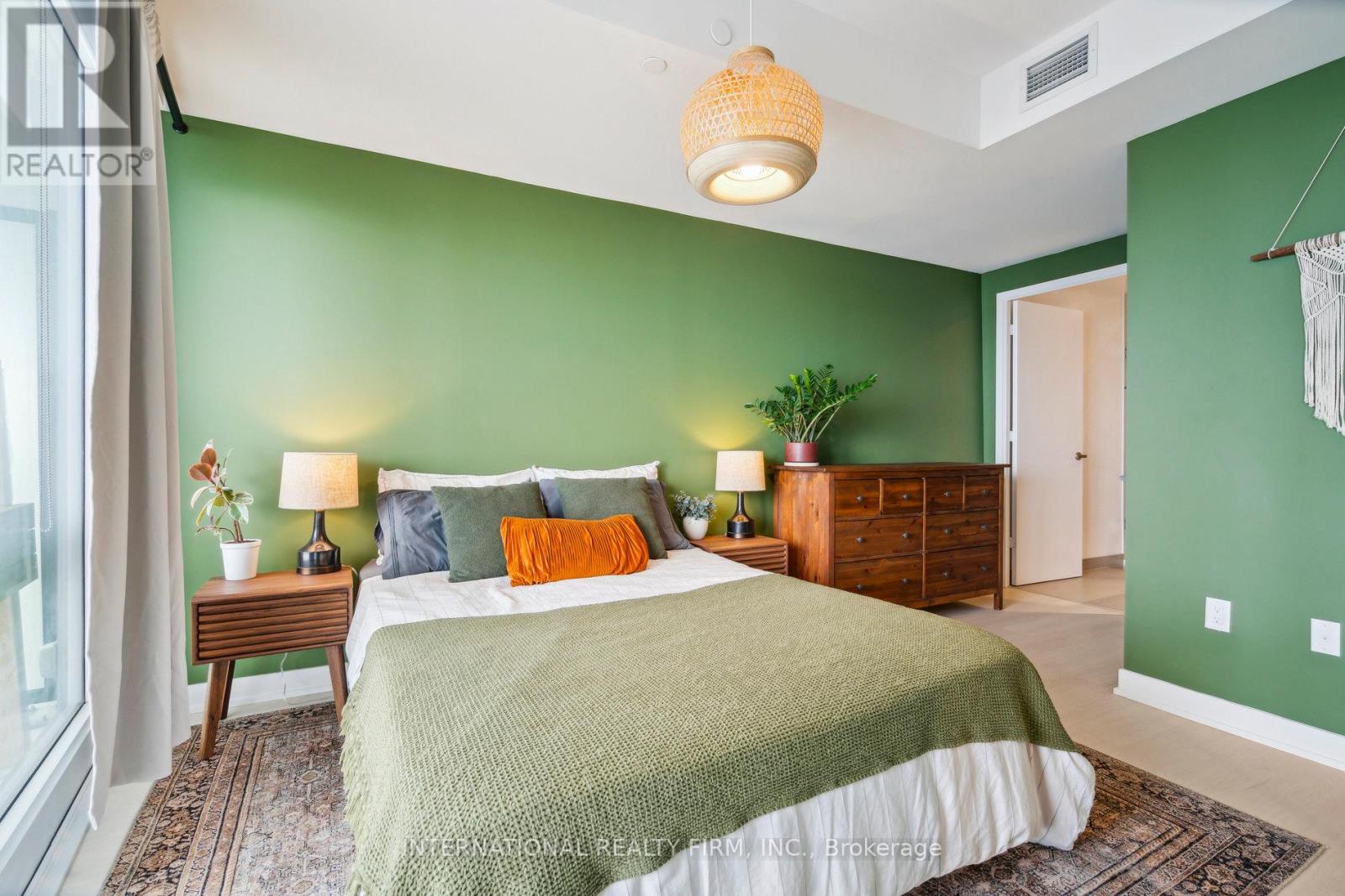 4004 - 3900 Confederation Parkway, Mississauga, Ontario  L5B 0M3 - Photo 11 - W12690172