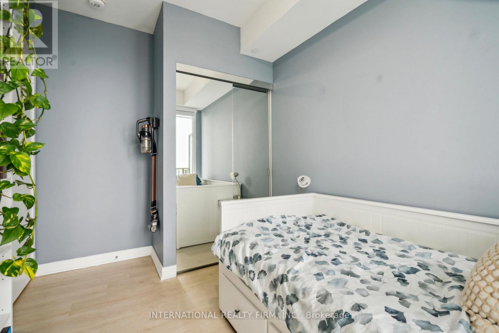 4004 - 3900 Confederation Parkway, Mississauga, Ontario  L5B 0M3 - Photo 16 - W12690172