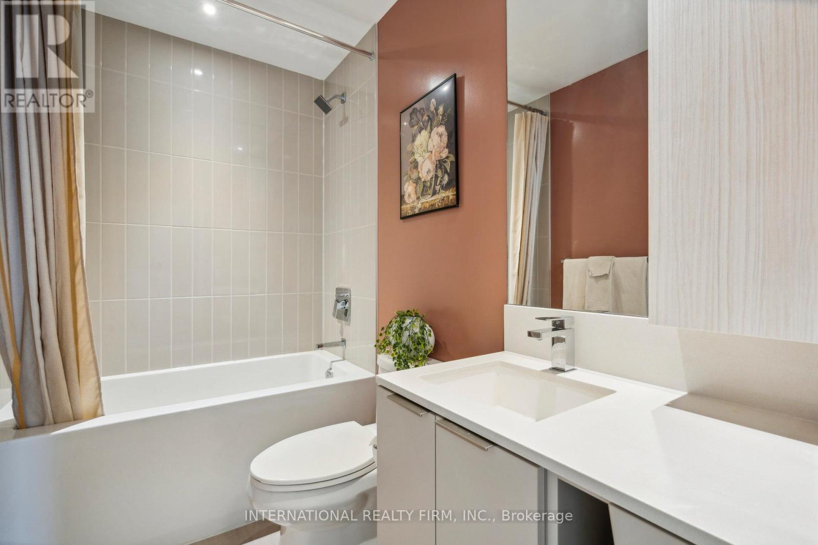 4004 - 3900 Confederation Parkway, Mississauga, Ontario  L5B 0M3 - Photo 17 - W12690172