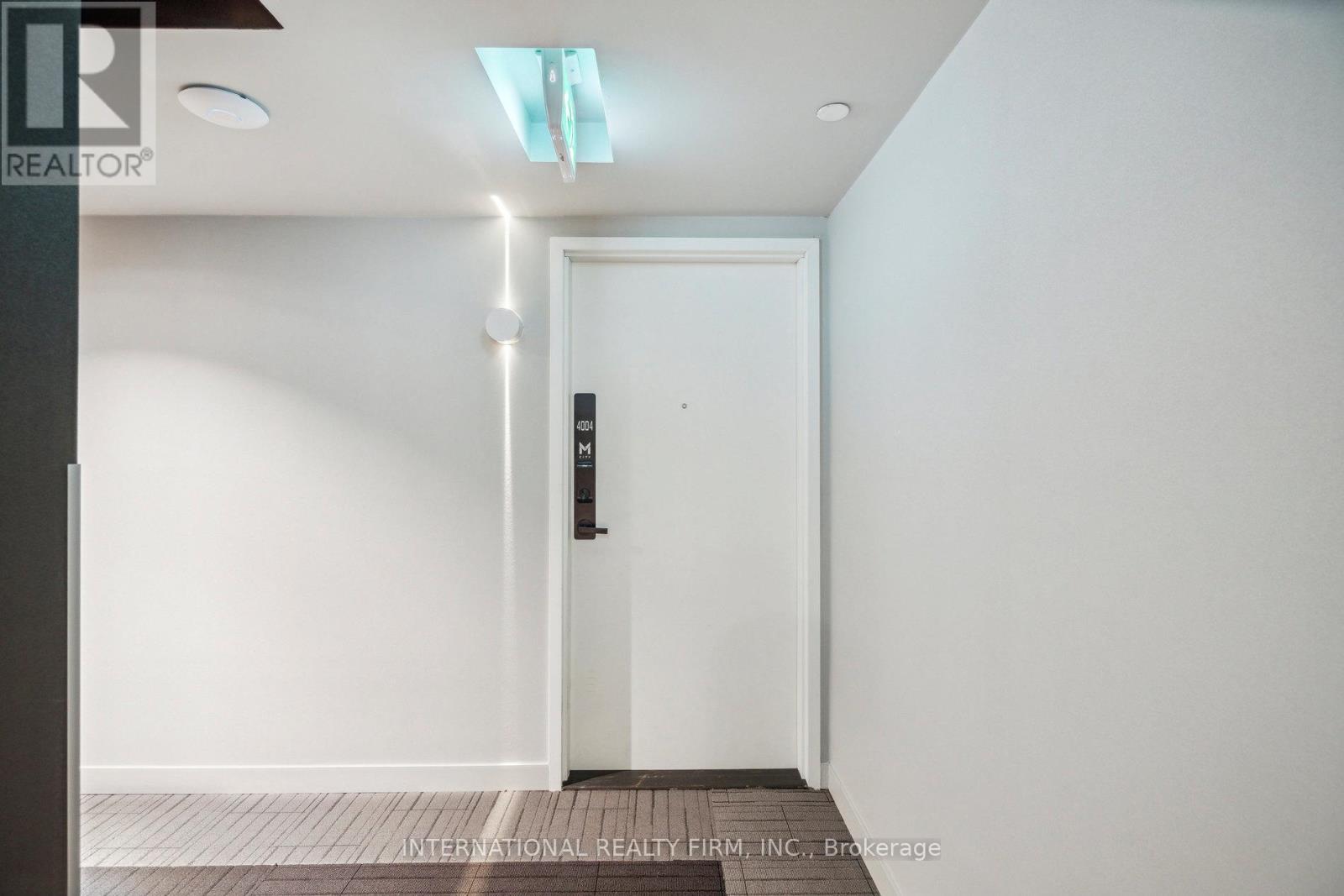 4004 - 3900 Confederation Parkway, Mississauga, Ontario  L5B 0M3 - Photo 21 - W12690172