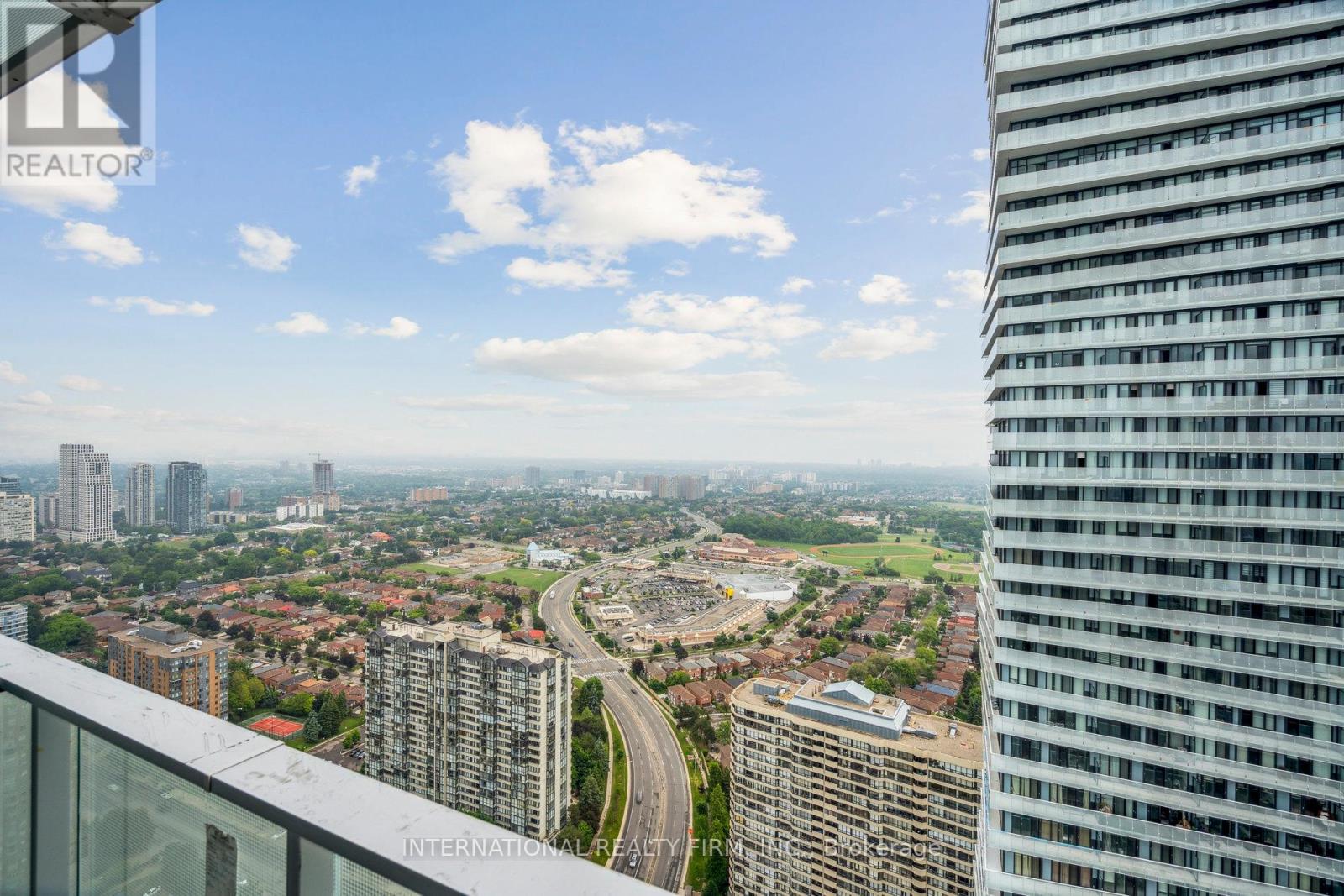 4004 - 3900 Confederation Parkway, Mississauga, Ontario  L5B 0M3 - Photo 27 - W12690172