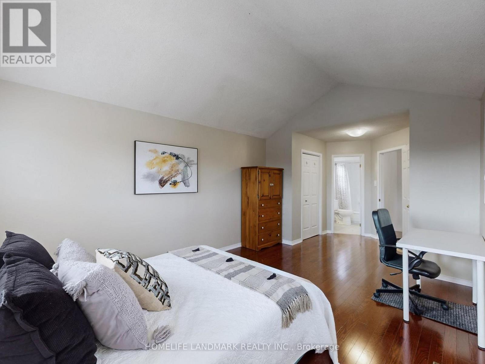 837 Apple Gate Court, Mississauga, Ontario  L5C 4L8 - Photo 23 - W12690180