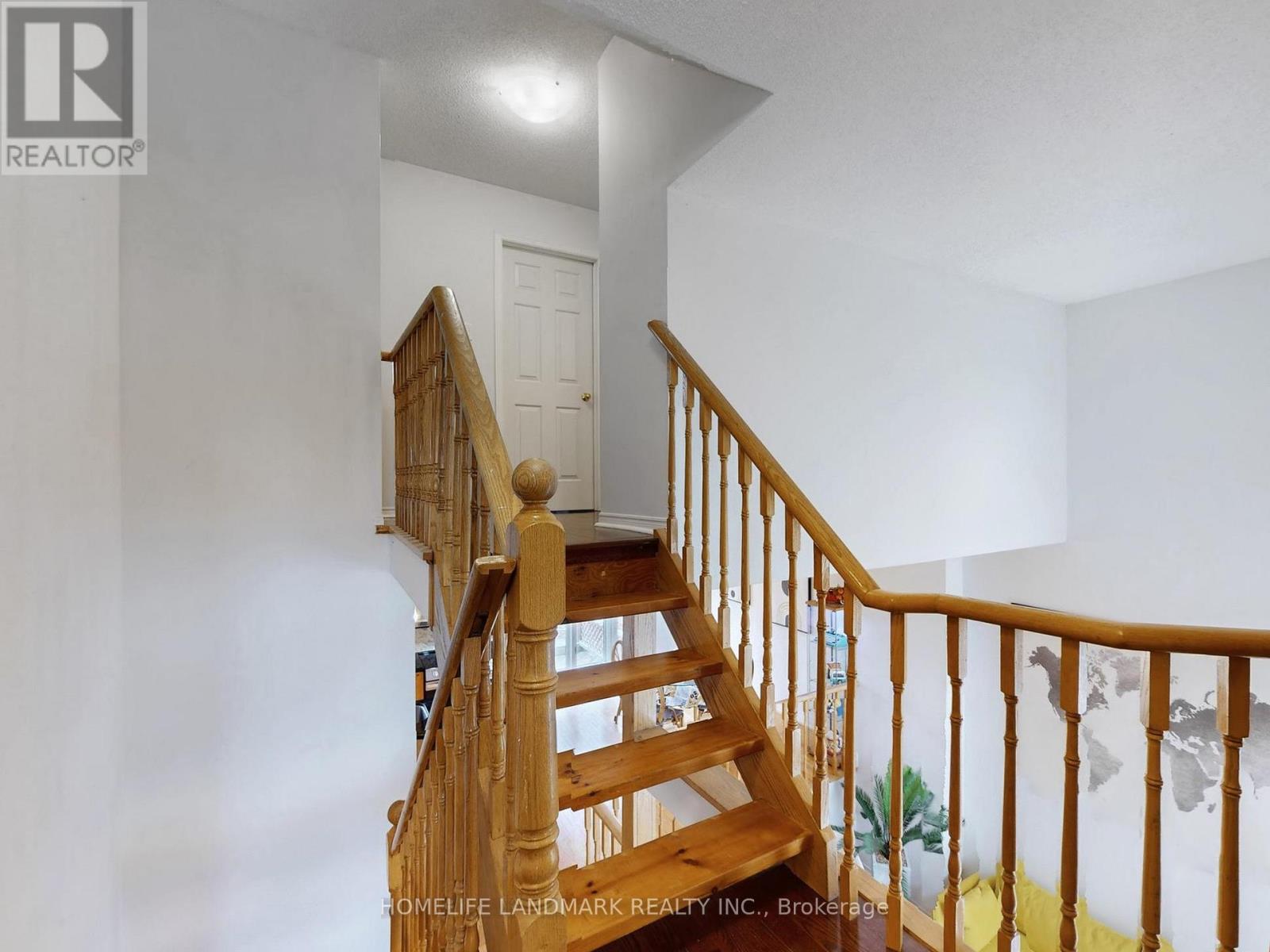 837 Apple Gate Court, Mississauga, Ontario  L5C 4L8 - Photo 26 - W12690180