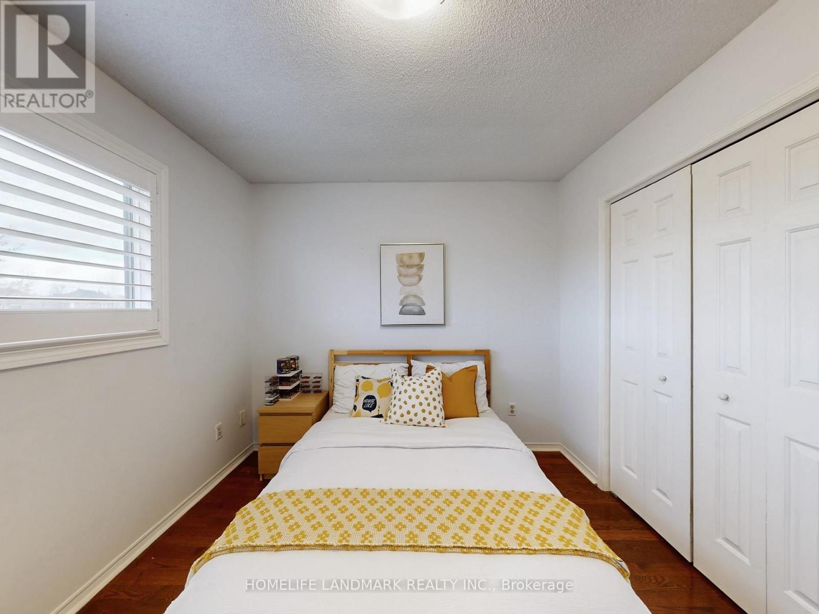 837 Apple Gate Court, Mississauga, Ontario  L5C 4L8 - Photo 32 - W12690180