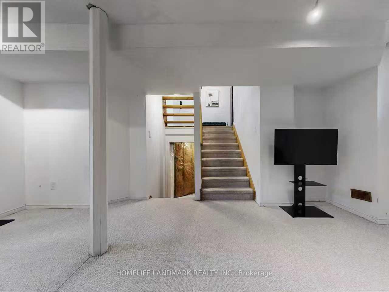 837 Apple Gate Court, Mississauga, Ontario  L5C 4L8 - Photo 41 - W12690180