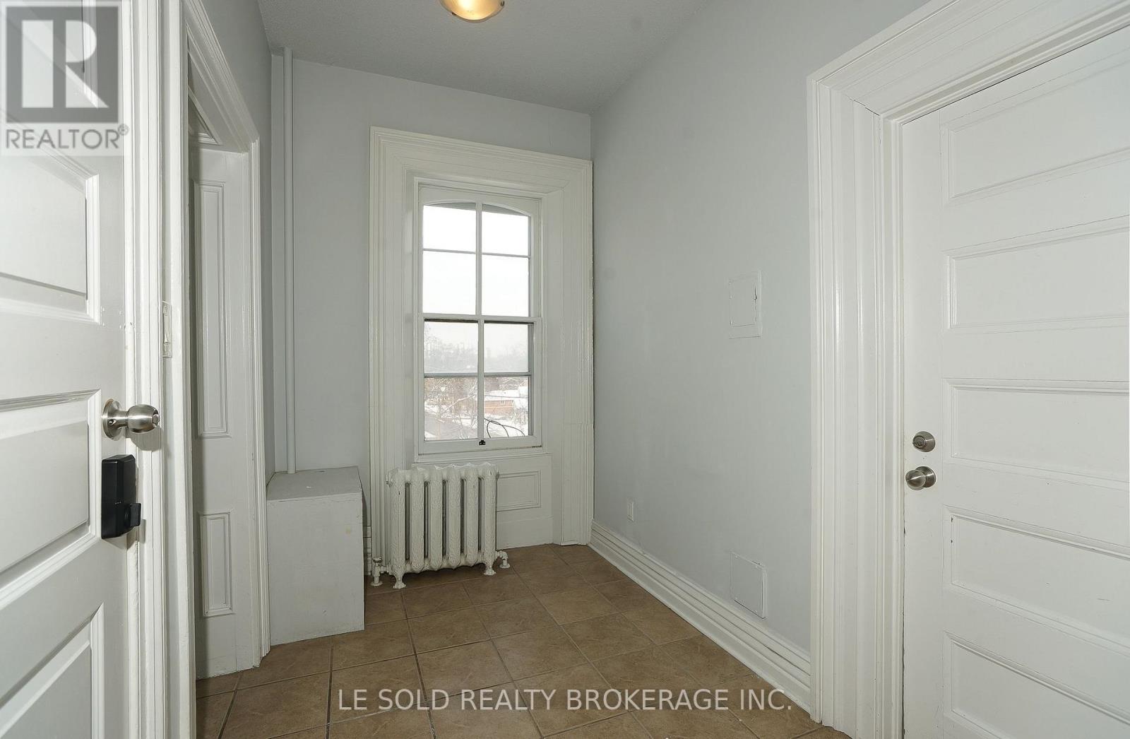 Unit 4 - 53 Mcclary Avenue, London South, Ontario  N6C 1P6 - Photo 5 - X12690162