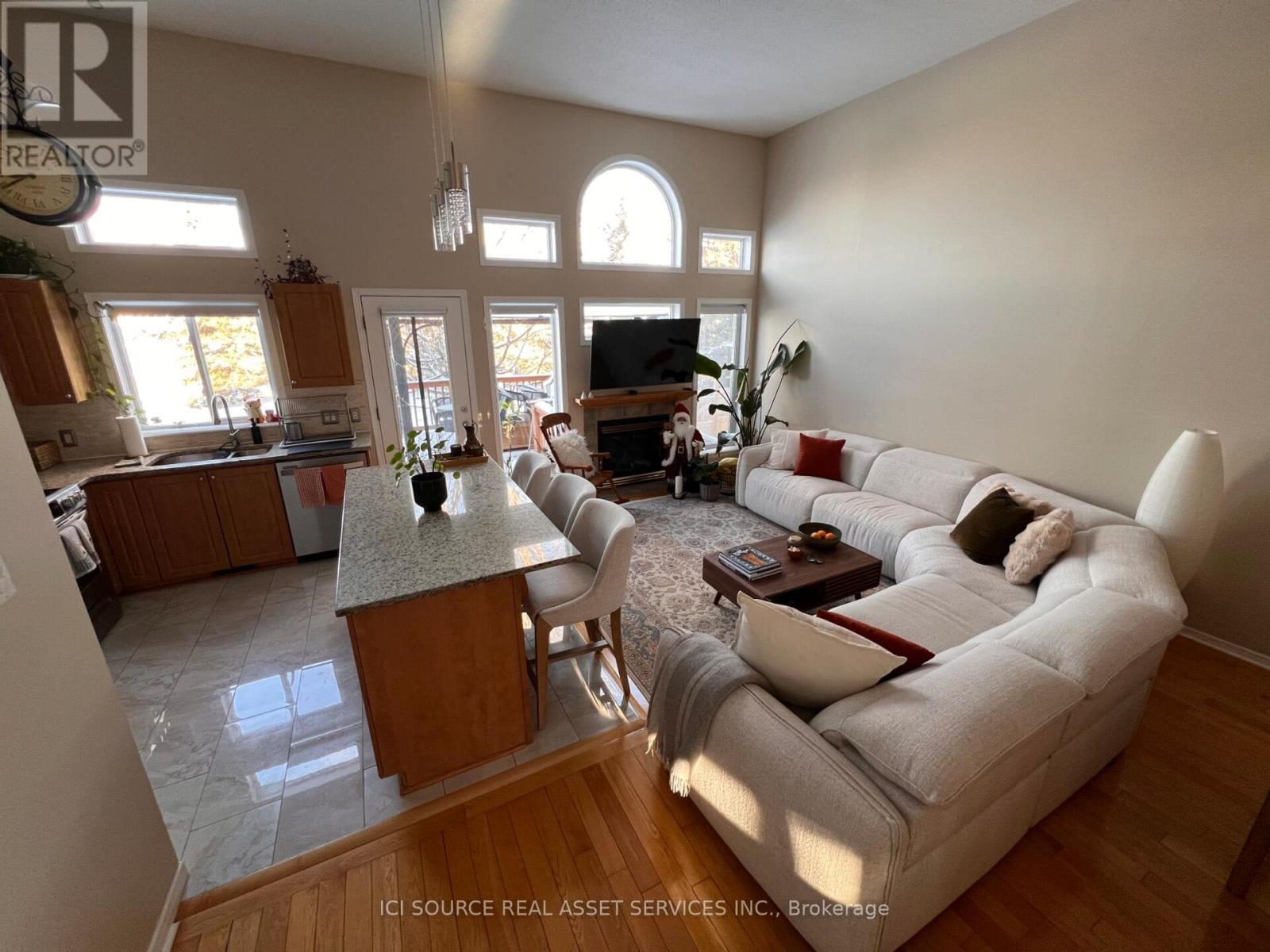 127 Gladeview Private, Ottawa, Ontario  K1T 4C5 - Photo 10 - X12690170