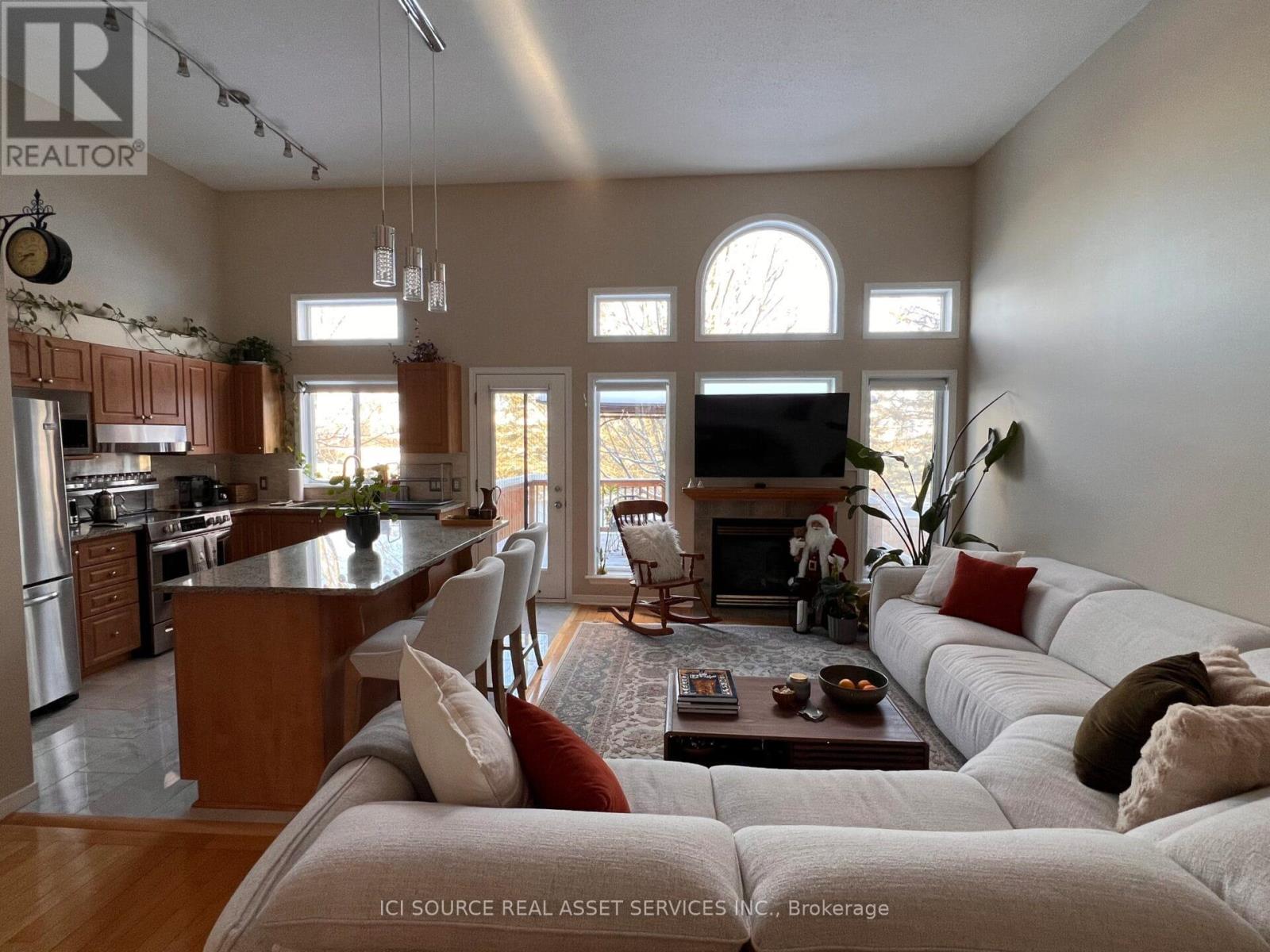 127 Gladeview Private, Ottawa, Ontario  K1T 4C5 - Photo 11 - X12690170