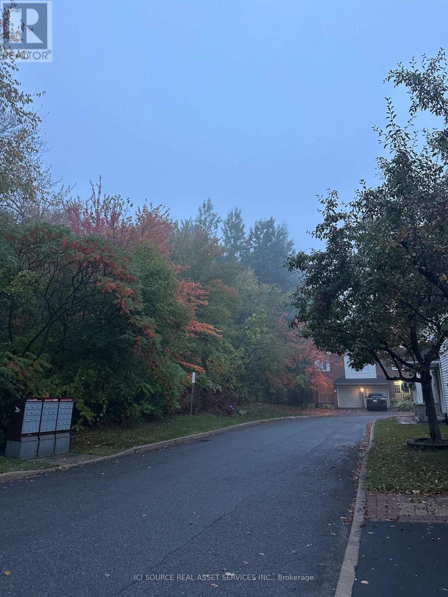 127 Gladeview Private, Ottawa, Ontario  K1T 4C5 - Photo 18 - X12690170