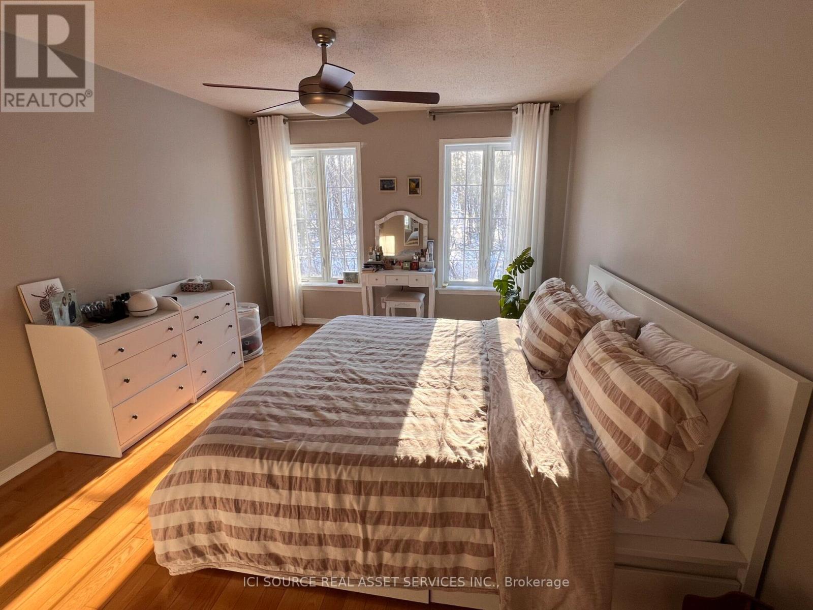 127 Gladeview Private, Ottawa, Ontario  K1T 4C5 - Photo 2 - X12690170