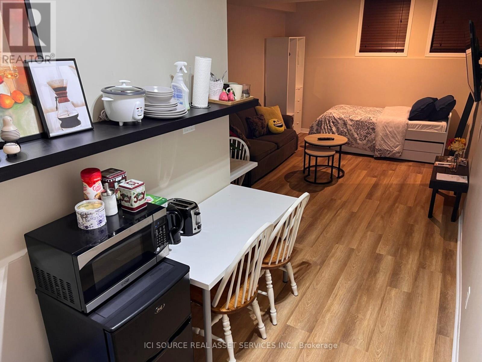 127 Gladeview Private, Ottawa, Ontario  K1T 4C5 - Photo 21 - X12690170