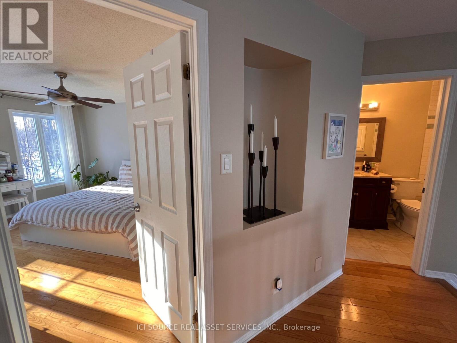 127 Gladeview Private, Ottawa, Ontario  K1T 4C5 - Photo 8 - X12690170