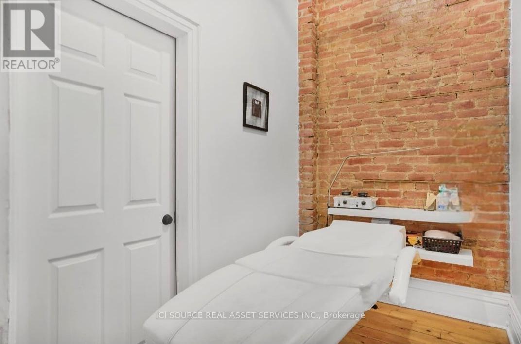 232 King Street W, Hamilton, Ontario  L8P 1A9 - Photo 7 - X12690186