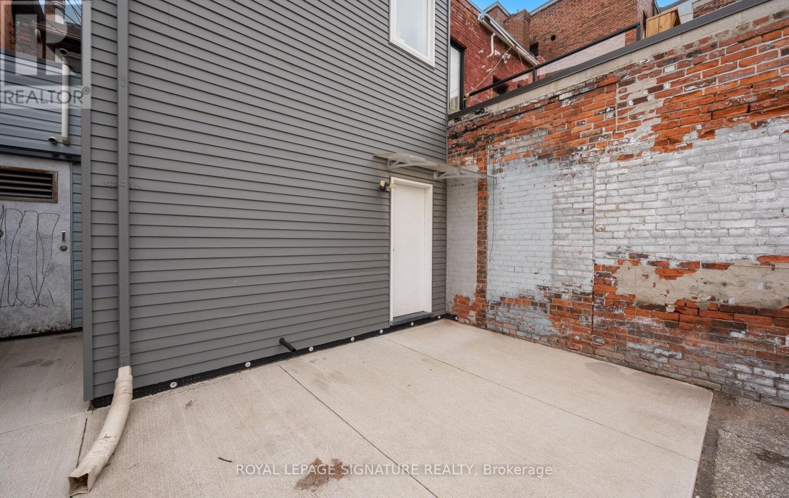 2953 Dundas Street W, Toronto, Ontario  M6P 1Z2 - Photo 13 - W12683944