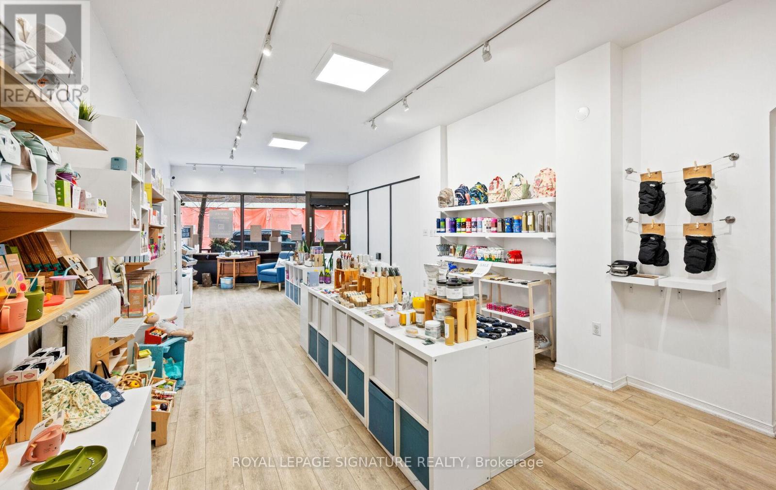 2953 Dundas Street W, Toronto, Ontario  M6P 1Z2 - Photo 5 - W12683944