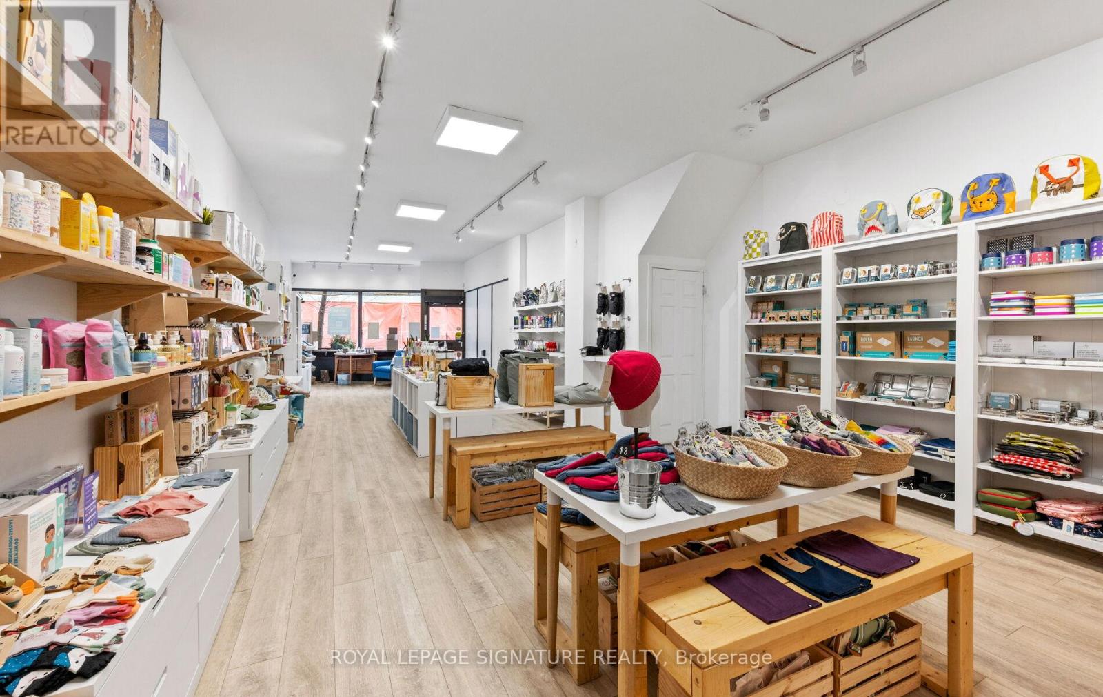 2953 Dundas Street W, Toronto, Ontario  M6P 1Z2 - Photo 6 - W12683944