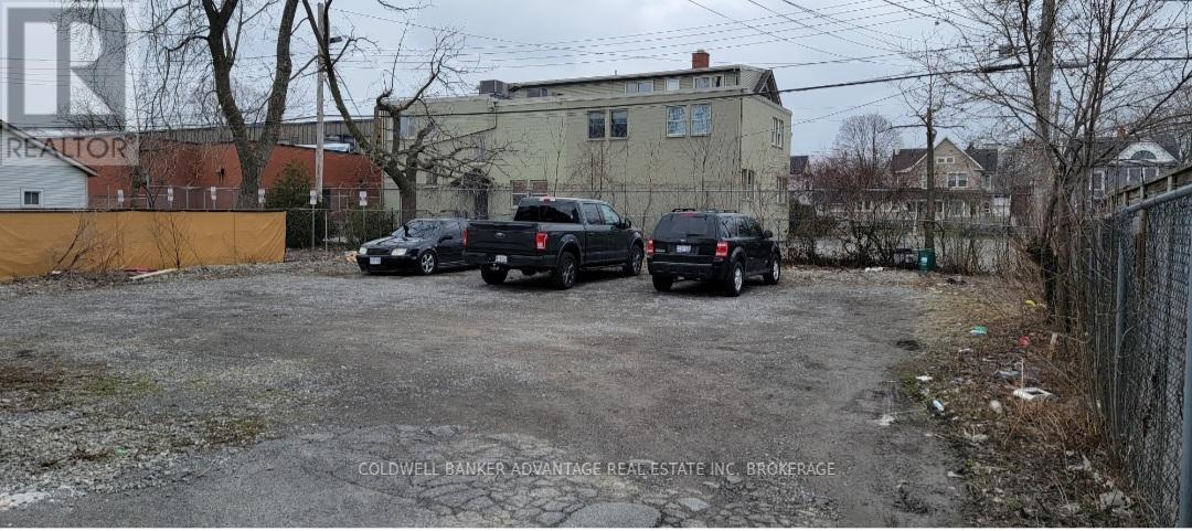 183 East Main Street, Welland, Ontario  L3B 3W7 - Photo 7 - X12690194