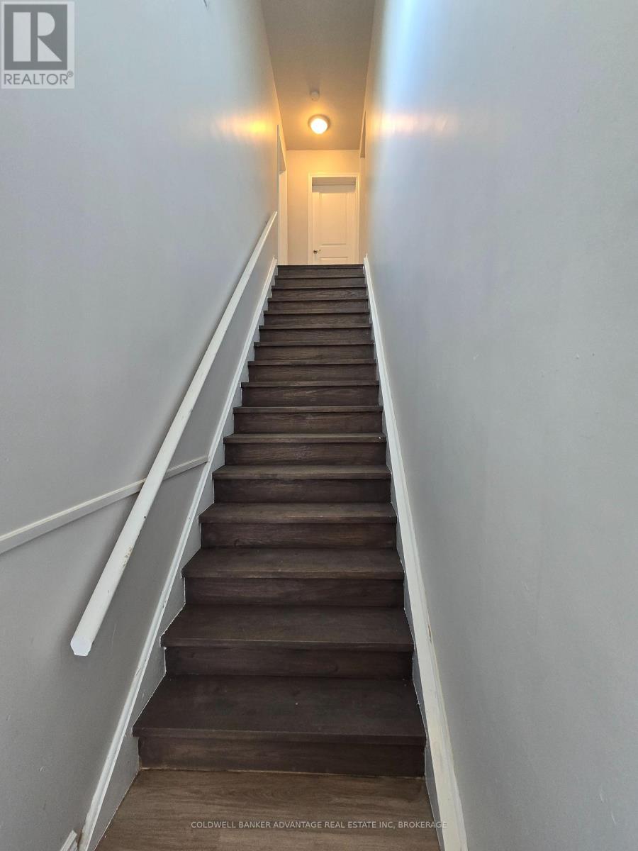 2 - 936 East Main Street, Welland, Ontario  L3B 3Y9 - Photo 2 - X12690198