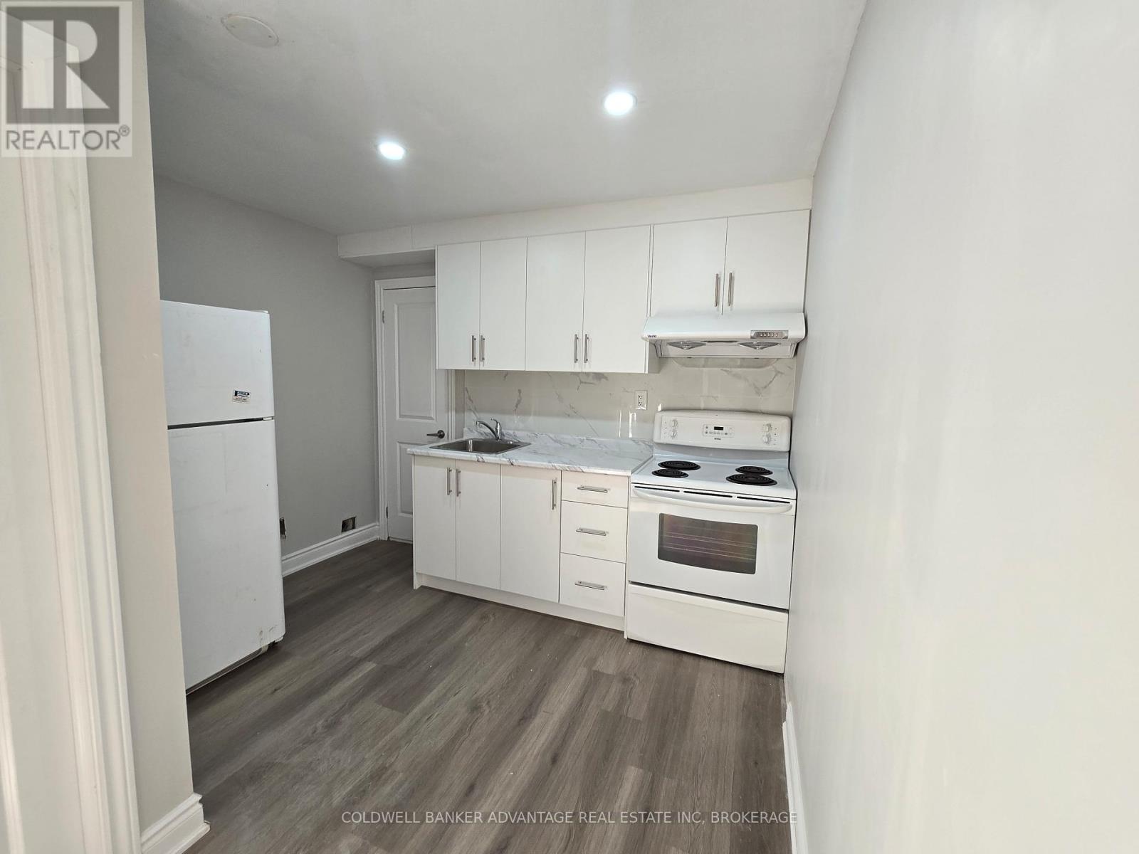 2 - 936 East Main Street, Welland, Ontario  L3B 3Y9 - Photo 4 - X12690198