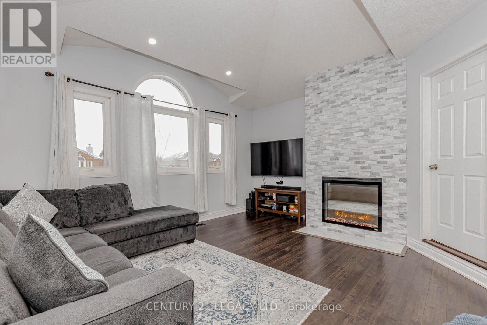 36 Valonia Drive, Brampton, Ontario  L6V 4J2 - Photo 26 - W12690058