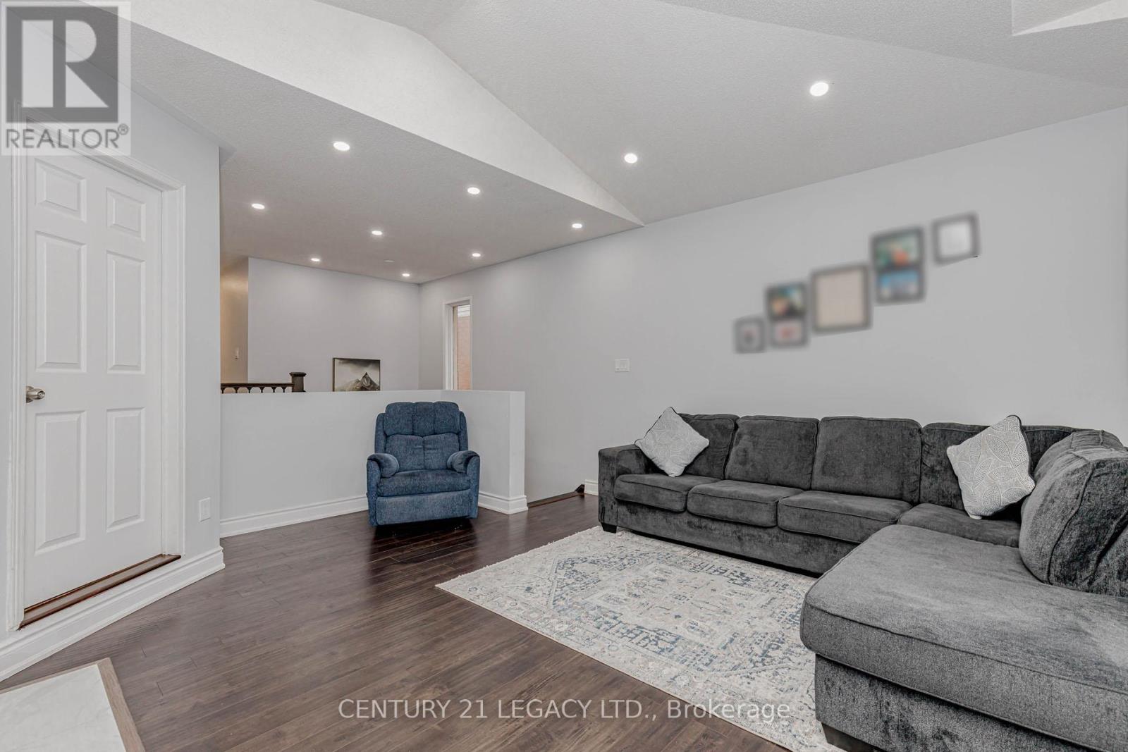 36 Valonia Drive, Brampton, Ontario  L6V 4J2 - Photo 28 - W12690058