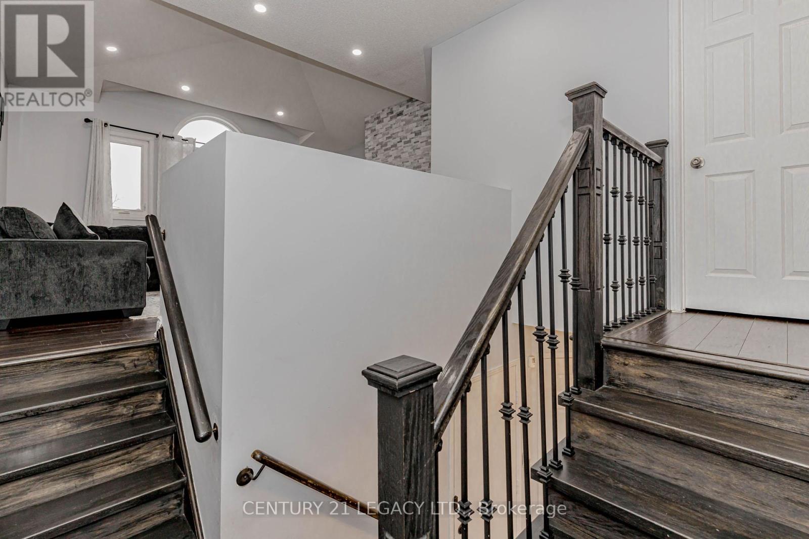 36 Valonia Drive, Brampton, Ontario  L6V 4J2 - Photo 25 - W12690058