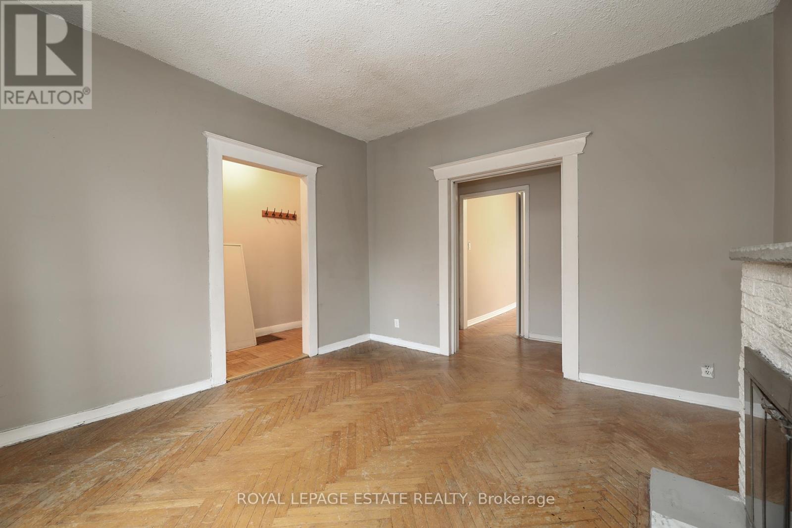 183 Waverley Road, Toronto, Ontario  M4L 3T4 - Photo 6 - E12690200