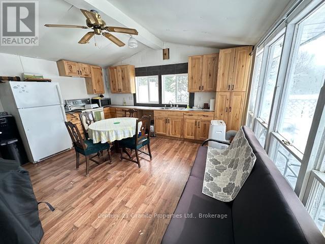 9 Martha Drive, Mckellar, Ontario  P0G 1C0 - Photo 14 - X12643704