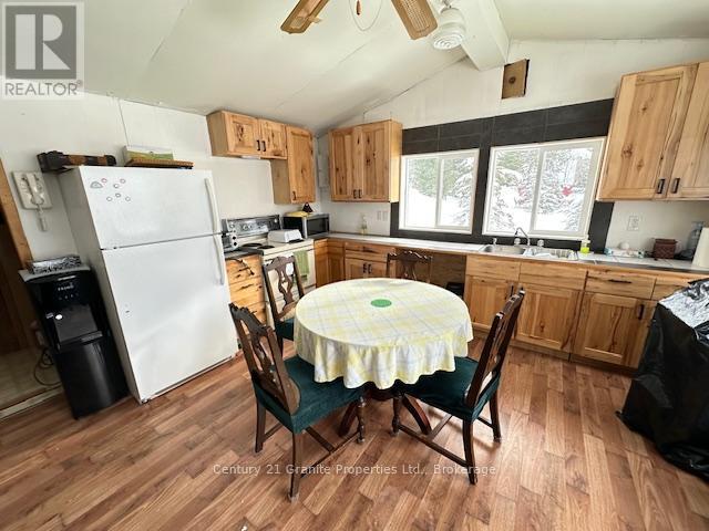 9 Martha Drive, Mckellar, Ontario  P0G 1C0 - Photo 15 - X12643704