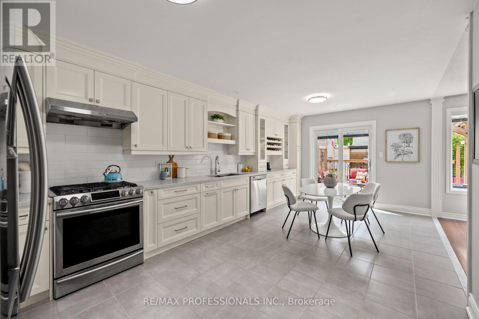 152 Ashton Drive, Vaughan, Ontario  L6A 2T8 - Photo 12 - N12604158