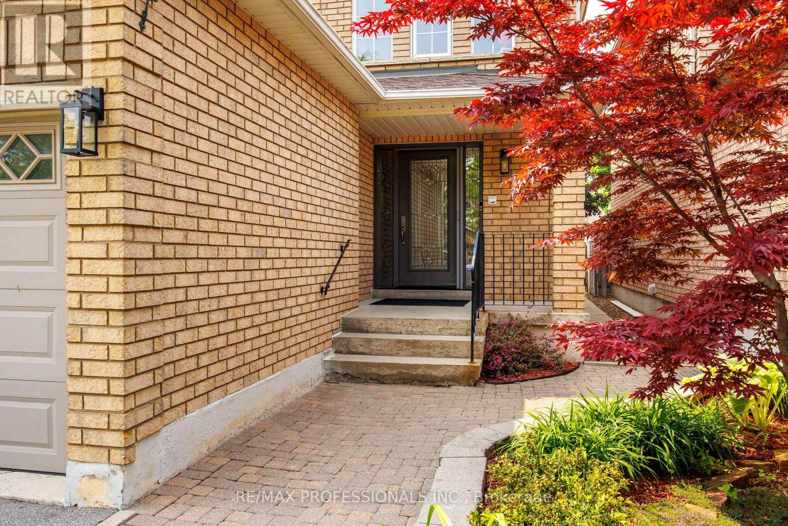152 Ashton Drive, Vaughan, Ontario  L6A 2T8 - Photo 4 - N12604158