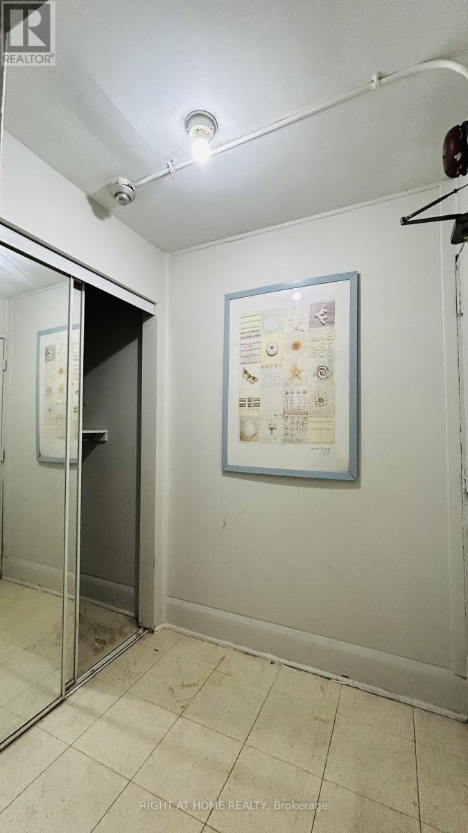 3 - 60 Long Branch Avenue, Toronto, Ontario  M8W 3J2 - Photo 8 - W12655044