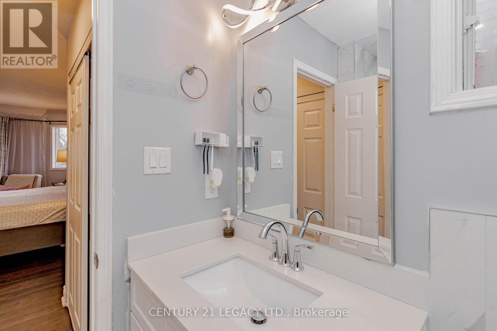 36 Valonia Drive, Brampton, Ontario  L6V 4J2 - Photo 34 - W12690058