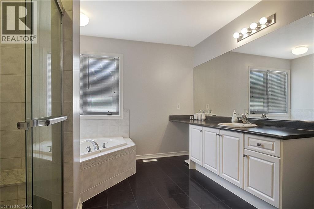 320 Robert Ferrie Drive, Kitchener, Ontario  N2P 2Y7 - Photo 32 - 40797883