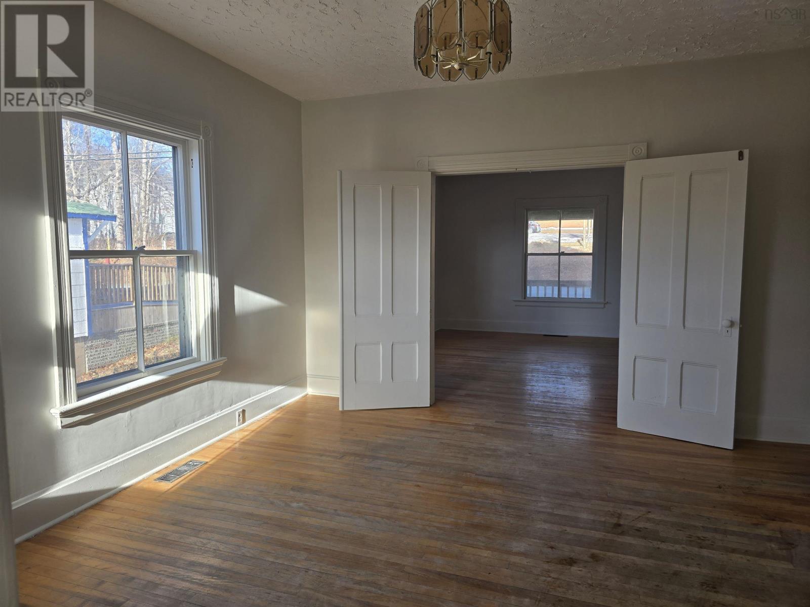 63 Elm Street, Bridgewater, Nova Scotia  B4V 2V5 - Photo 15 - 202512438